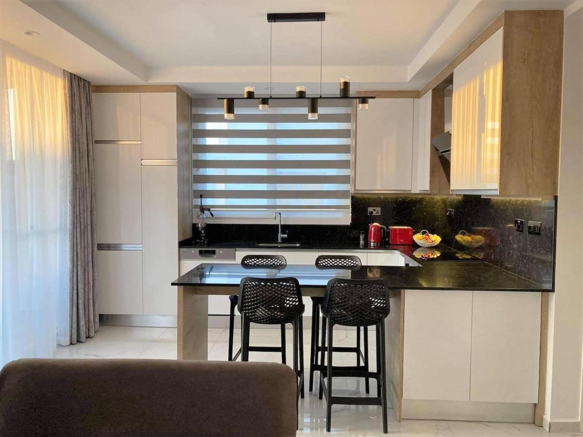 Luxury 2-bedroom With A Private Rooftop Area Apartment *
