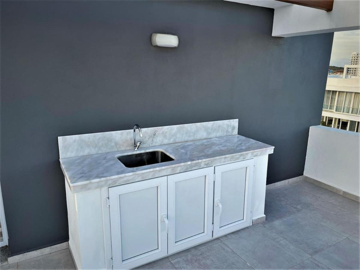 Apartment Luxury 2-bedroom With A Private Rooftop Area *